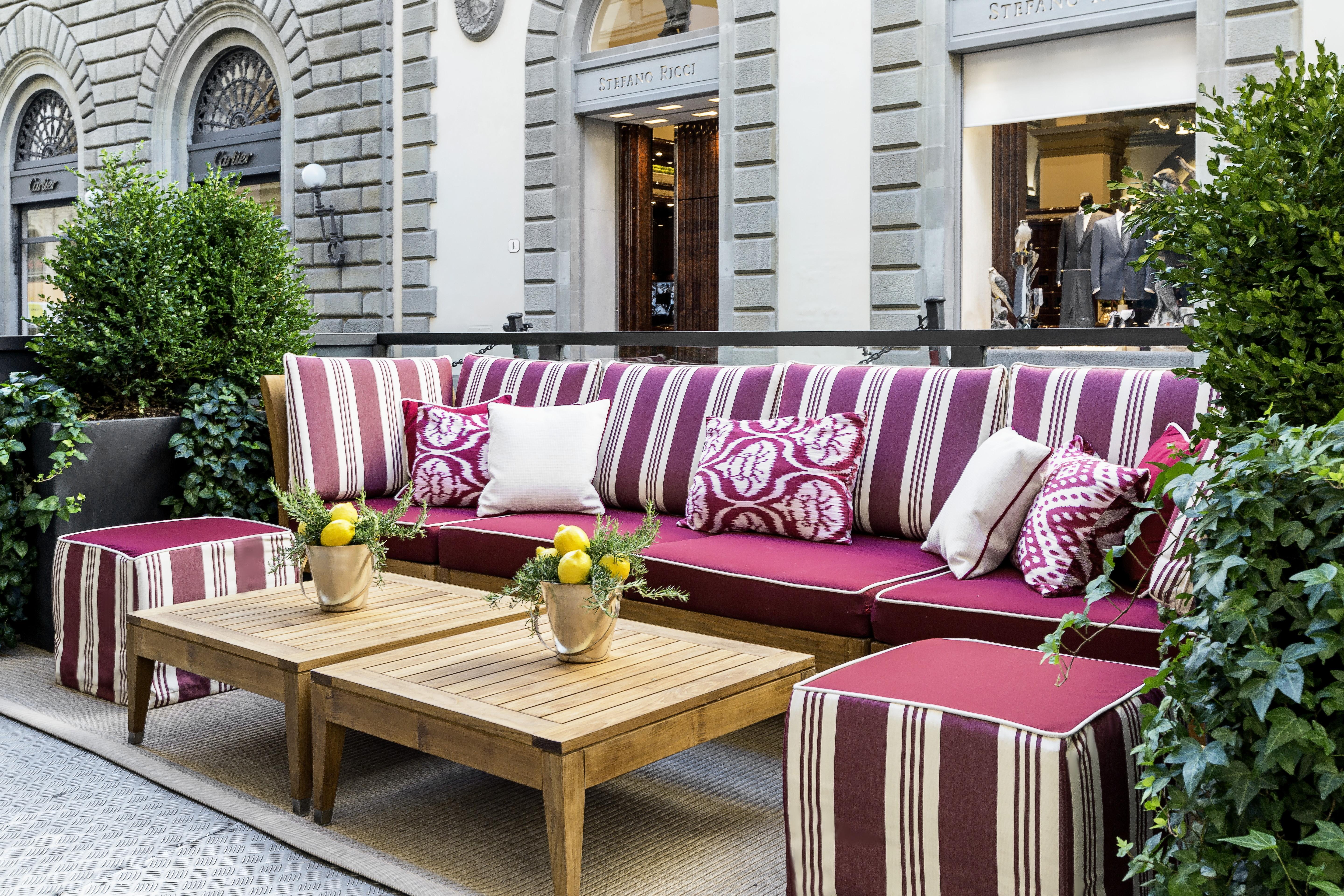 Helvetia&Bristol Firenze - Starhotels Collezione Экстерьер фото The Hotel's courtyard