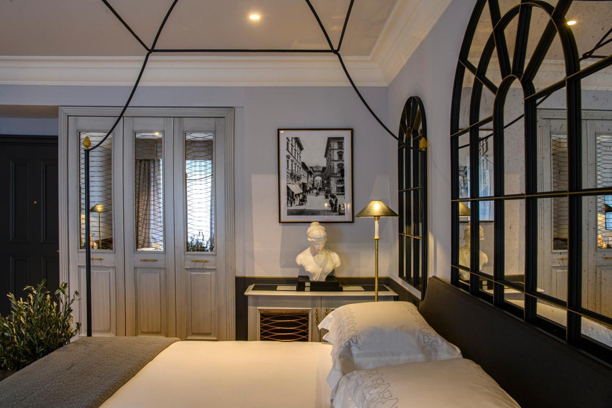Helvetia&Bristol Firenze - Starhotels Collezione Экстерьер фото A bedroom at the hotel